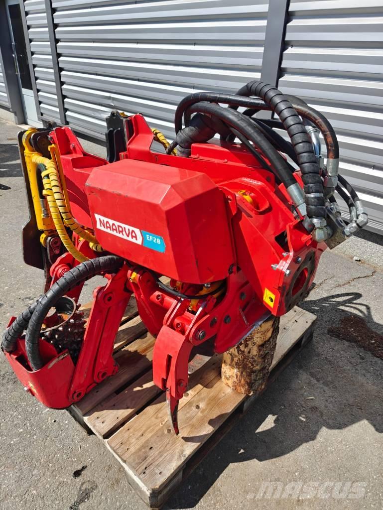 Naarva EF 28 收穫機頭