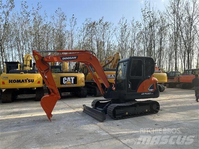 Doosan DX 60 小型挖土機/掘鑿機<7t(小型挖掘機)