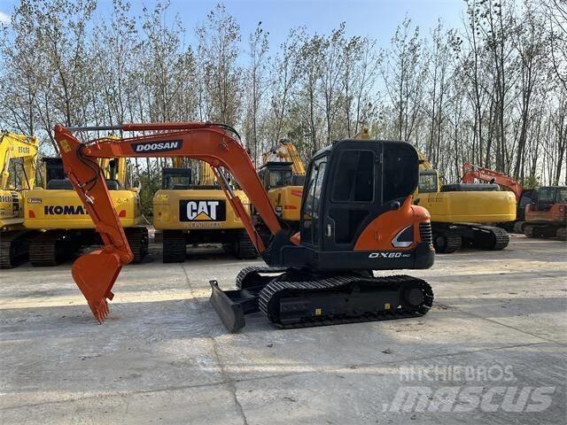 Doosan DX 60 小型挖土機/掘鑿機<7t(小型挖掘機)