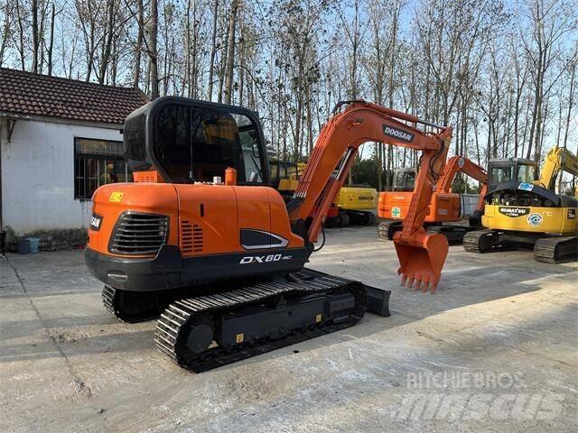 Doosan DX 60 小型挖土機/掘鑿機<7t(小型挖掘機)