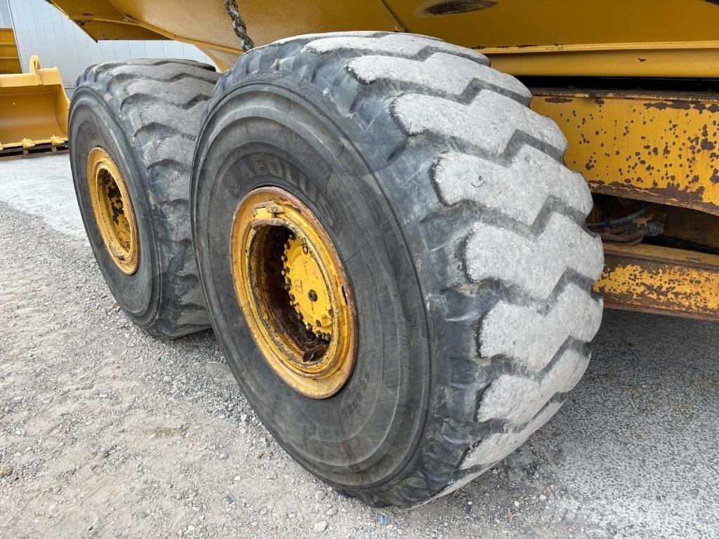 CAT 745 C 鉸接式起吊車