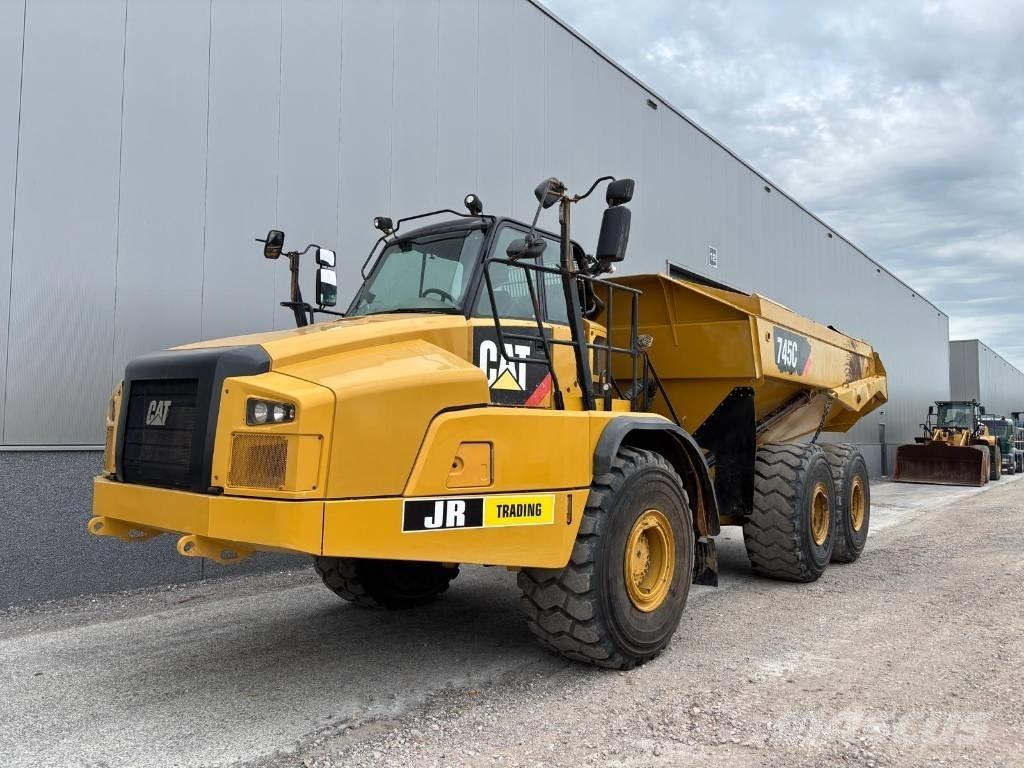 CAT 745 C 鉸接式起吊車