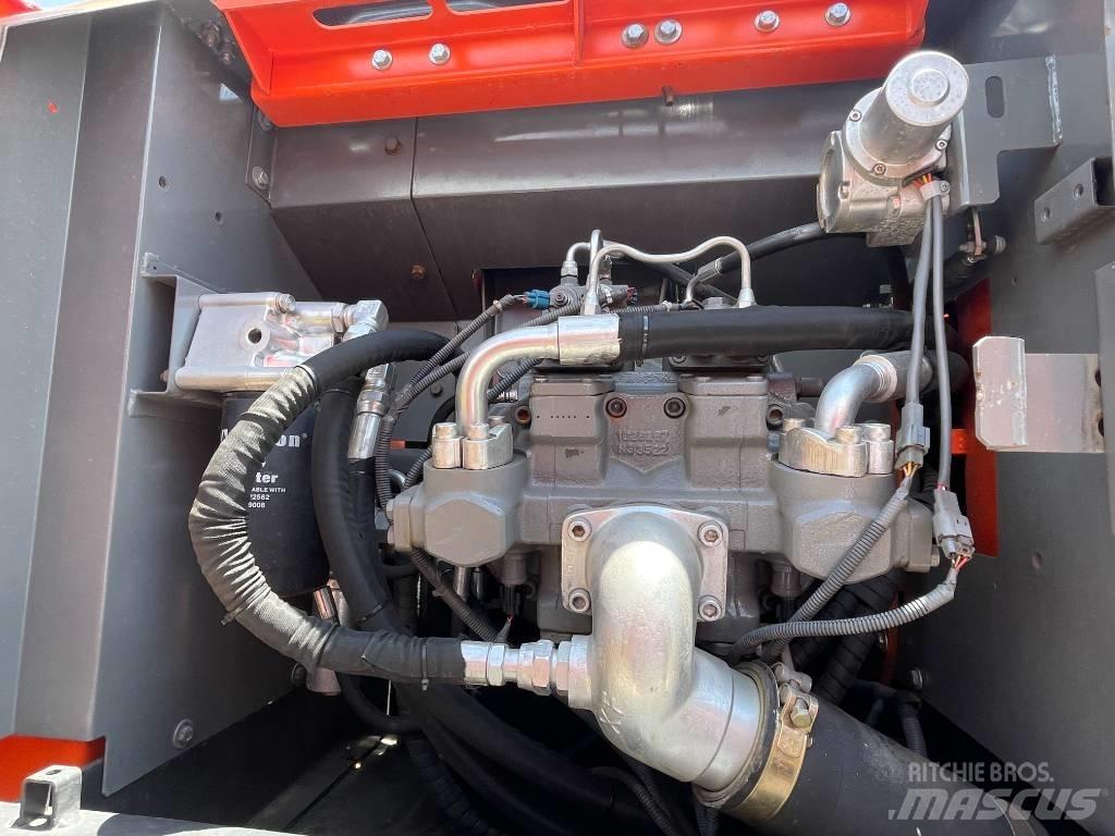 Hitachi ZX 200 履帶式 挖土機/掘鑿機/挖掘機