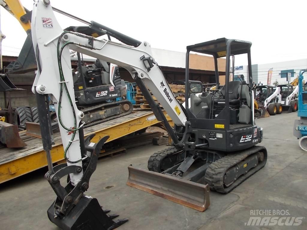 Bobcat E32i 小型挖土機/掘鑿機<7t(小型挖掘機)