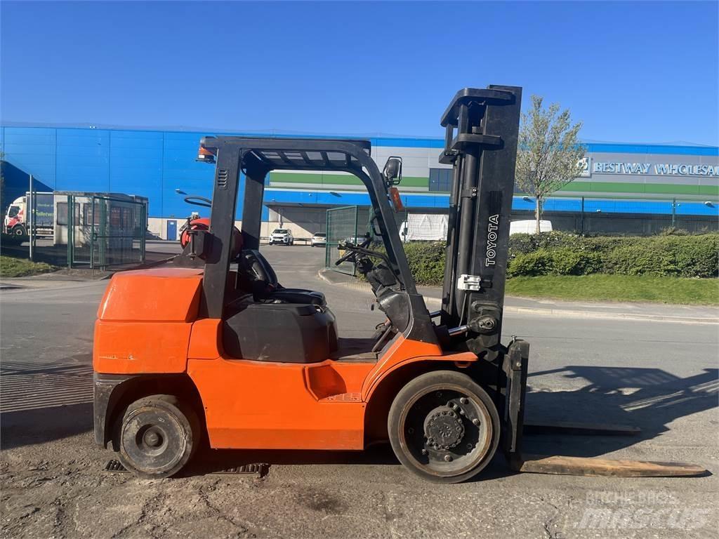 Toyota 7FGCU55 液化石油氣LPG卡車