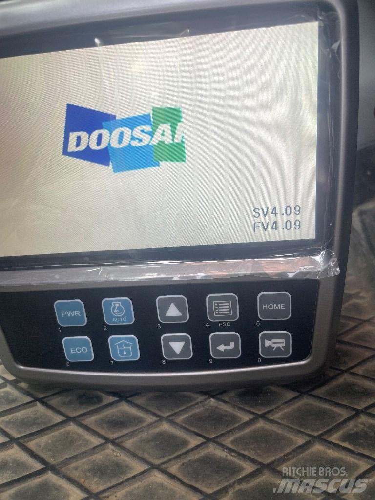 Doosan DX 140 LCR-3 電子設備