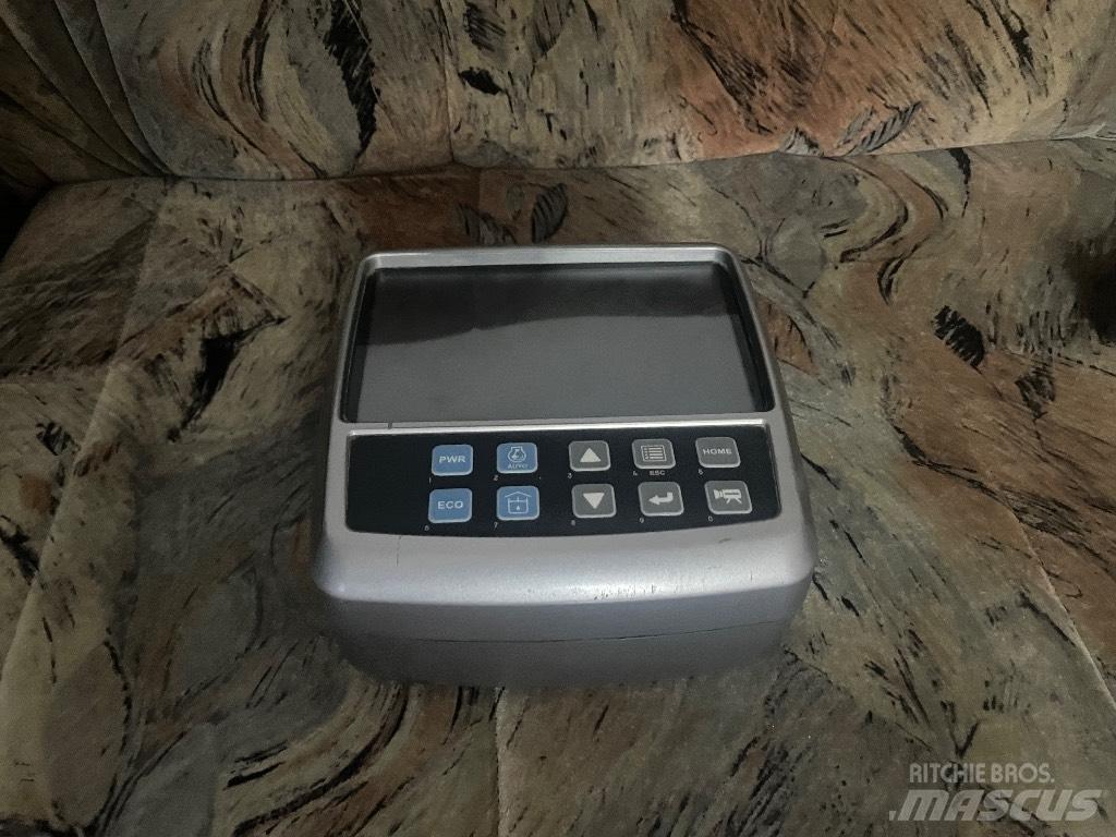 Doosan DX 140 LCR-3 電子設備