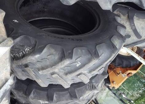  Pneu 13.6R28 輪胎、車輪和輪圈