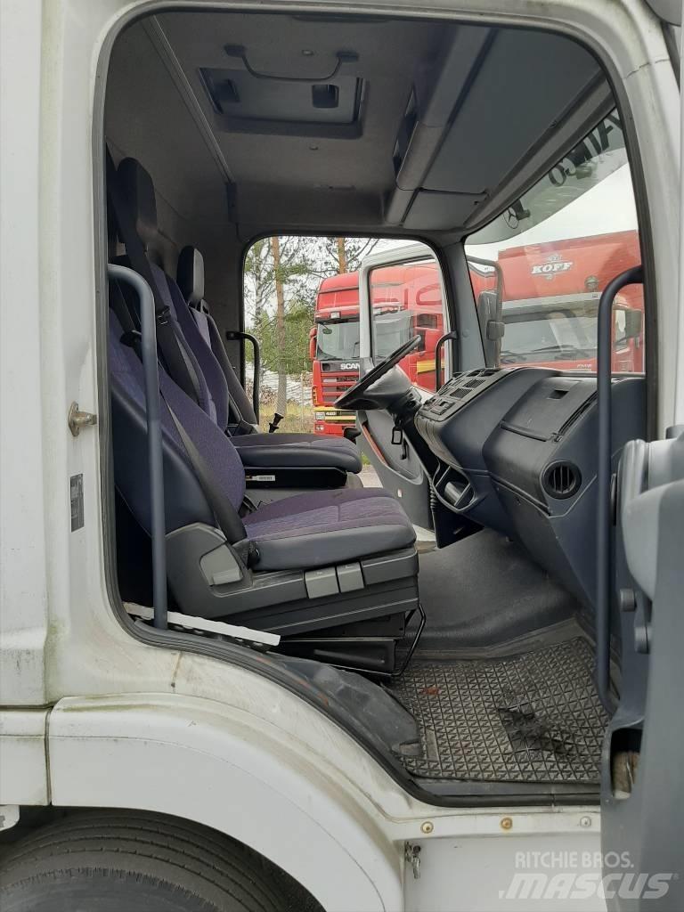 Mercedes-Benz 815 貨箱式卡車