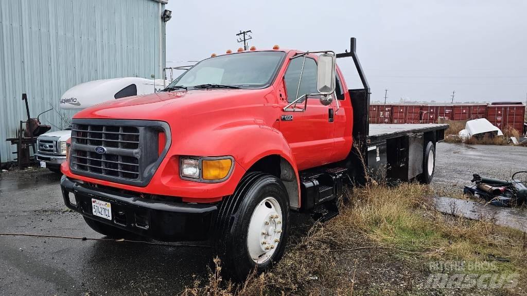Ford F650 平板式/側卸式卡車