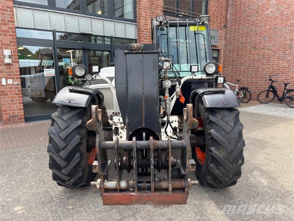 Bobcat T35100 伸縮臂操作車
