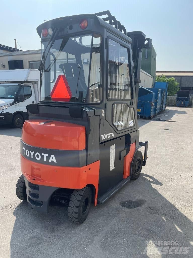 Toyota 7FBMF30 電動堆高機
