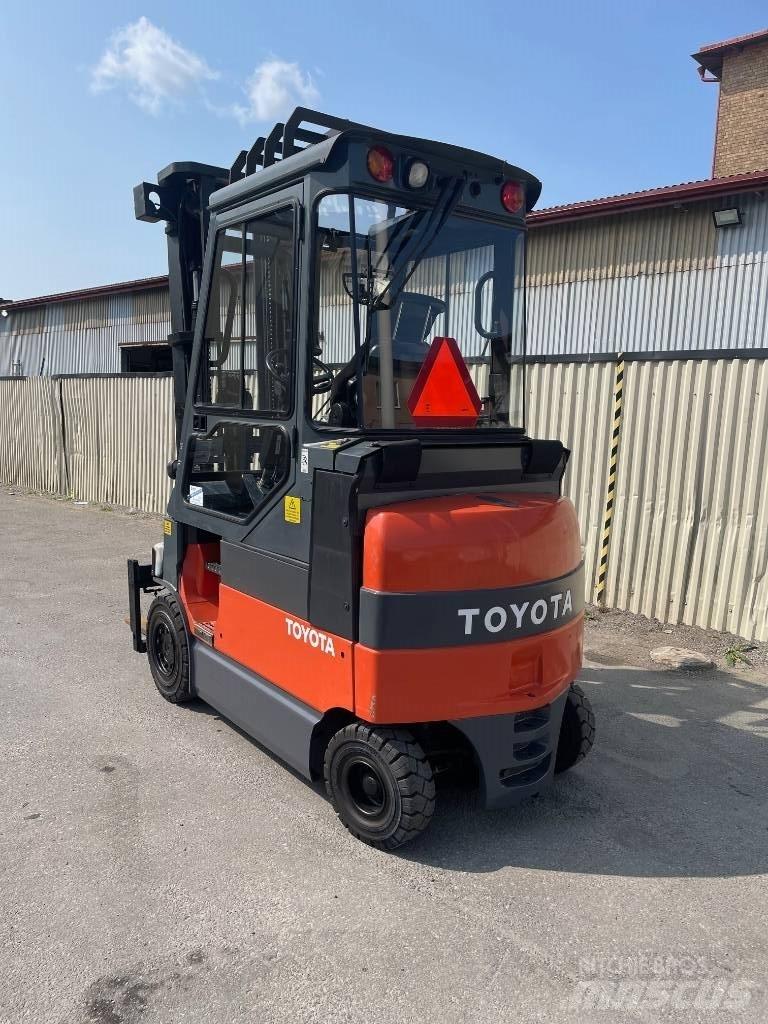 Toyota 7FBMF30 電動堆高機