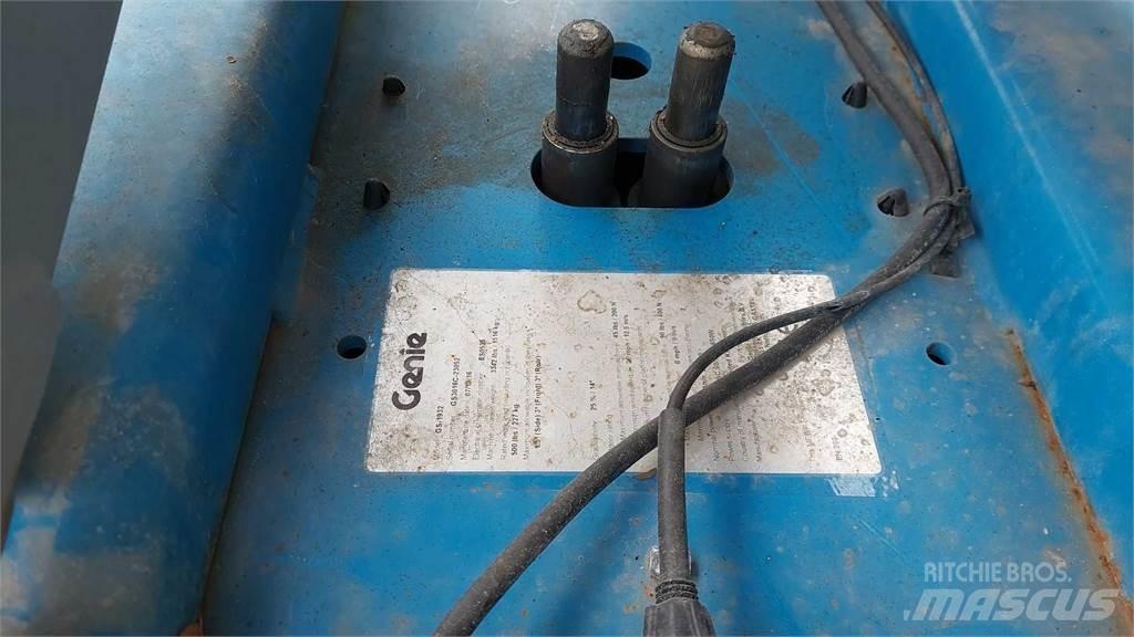 Genie GS1932 剪式升降機