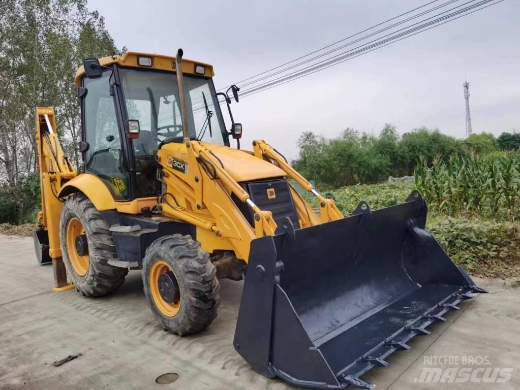 JCB 3 CX 反鏟裝載機
