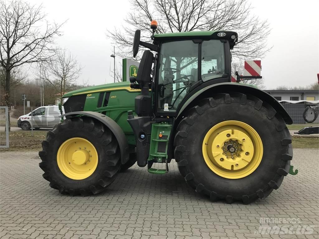 John Deere 6R 250 曳引機