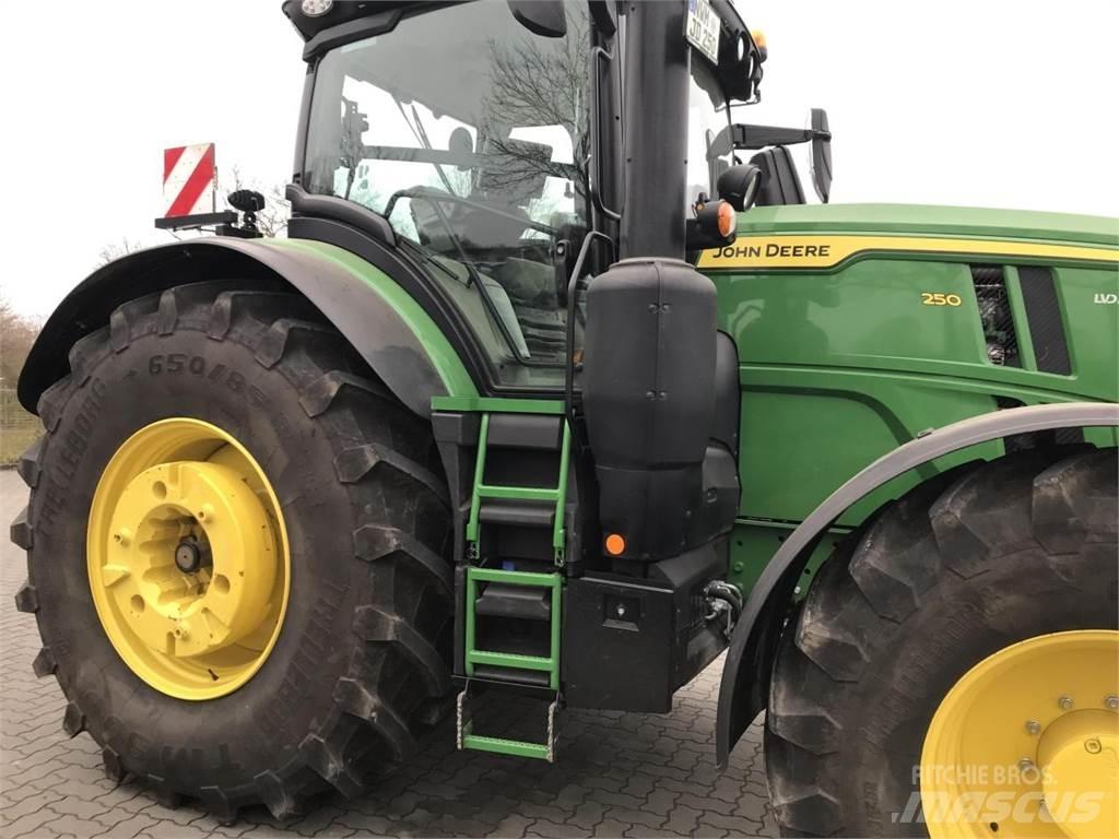 John Deere 6R 250 曳引機
