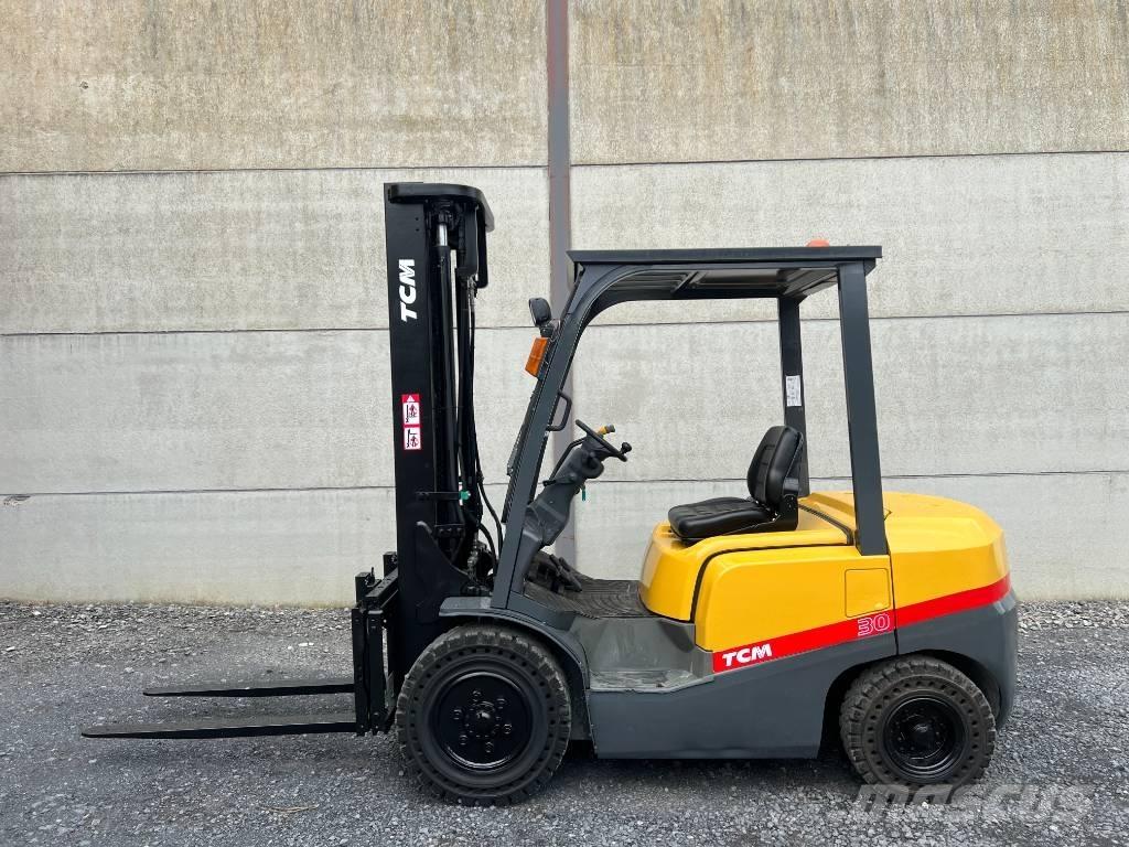 TCM FD30T3 柴油卡車