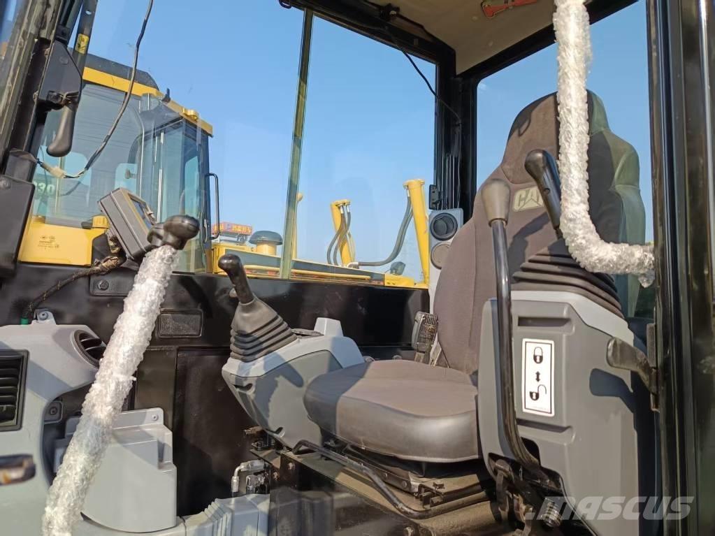 CAT 305.5 小型挖土機/掘鑿機<7t(小型挖掘機)