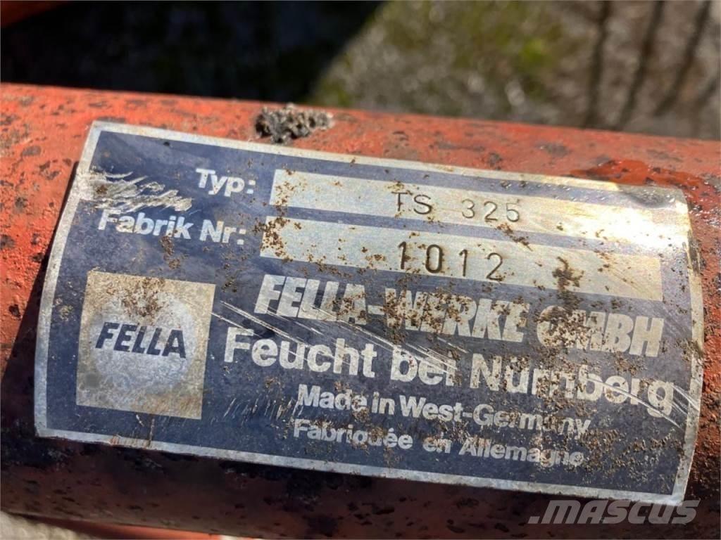 Fella TS 325 堆草機