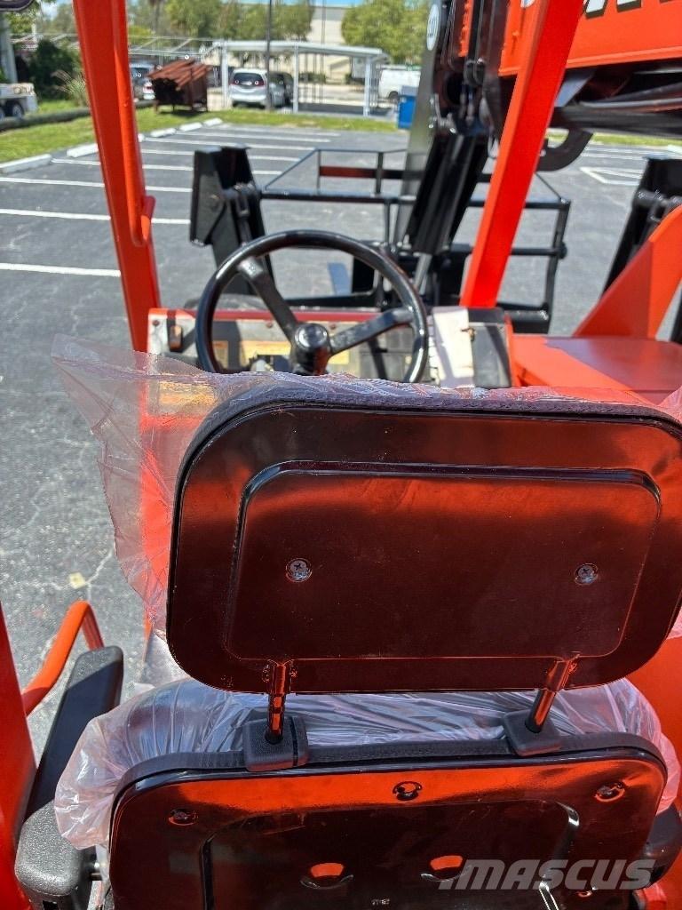JLG 10054 伸縮臂操作車