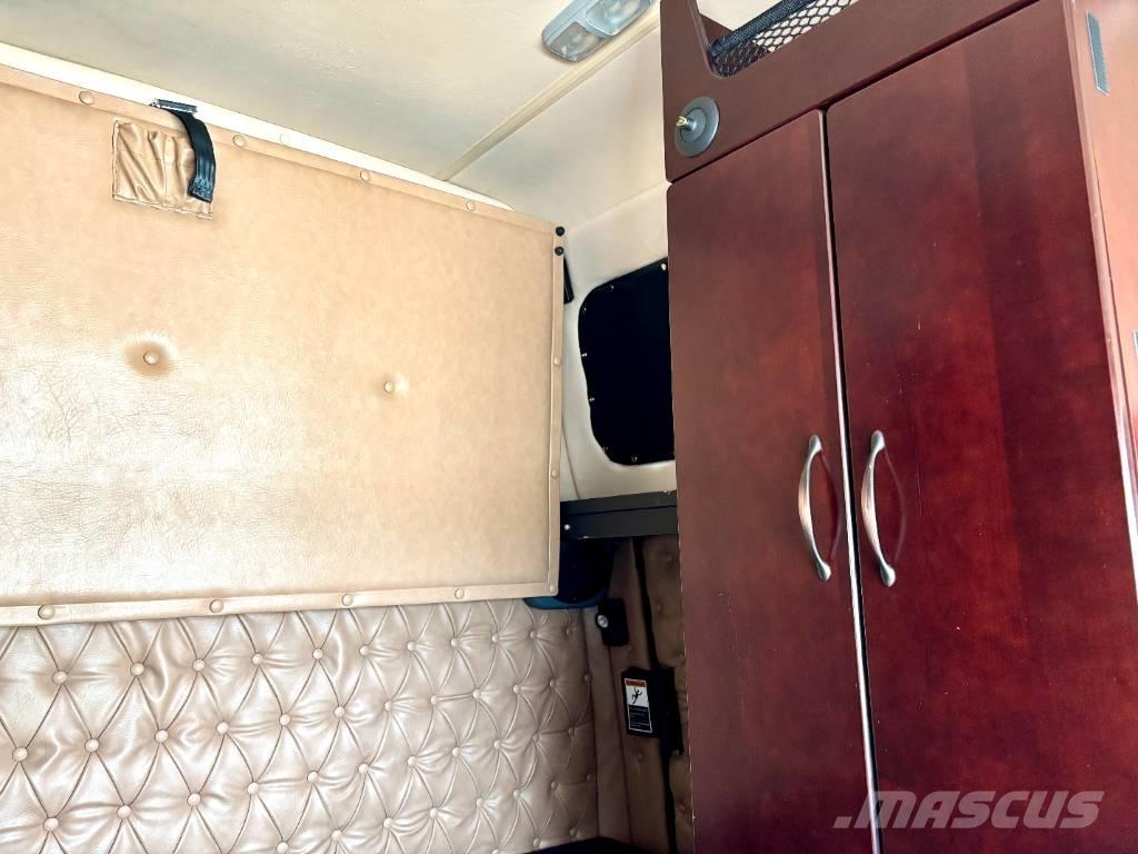 Western Star 4900 曳引機組件