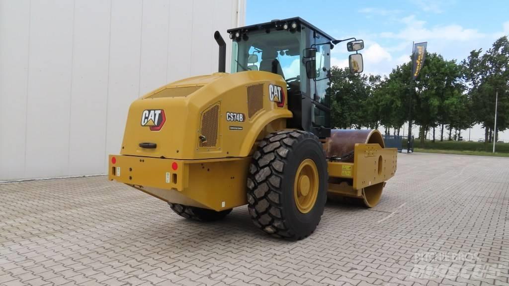 CAT CS 74 B 單輪滾壓機