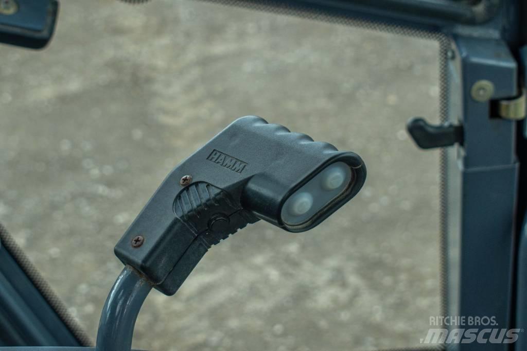 Hamm HD 110 雙輪滾壓機