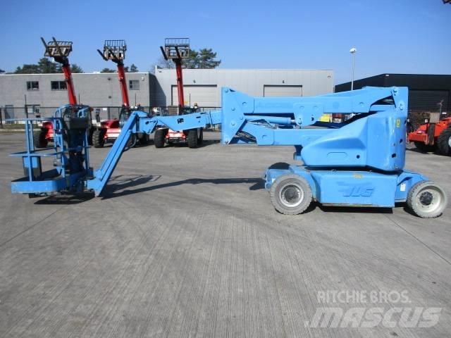 JLG E 400 AJPN (848) 曲臂高空作業車