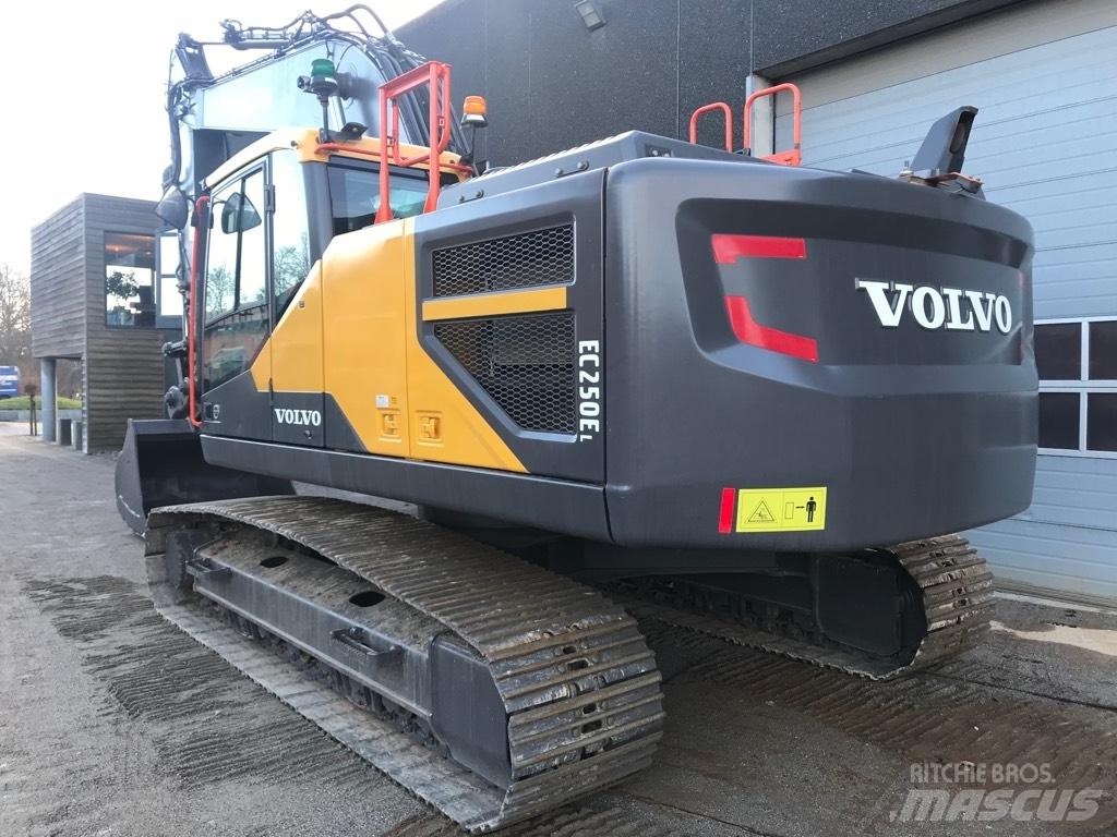 Volvo EC 250 E 履帶式 挖土機/掘鑿機/挖掘機