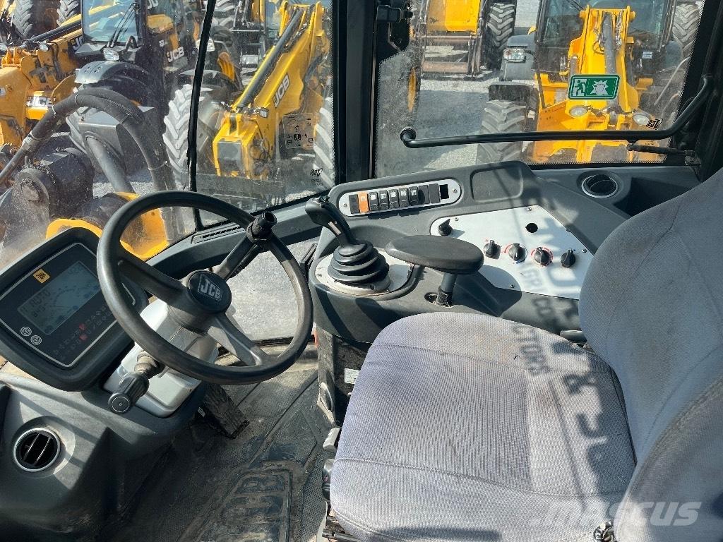 JCB 426 E 輪胎式裝載機