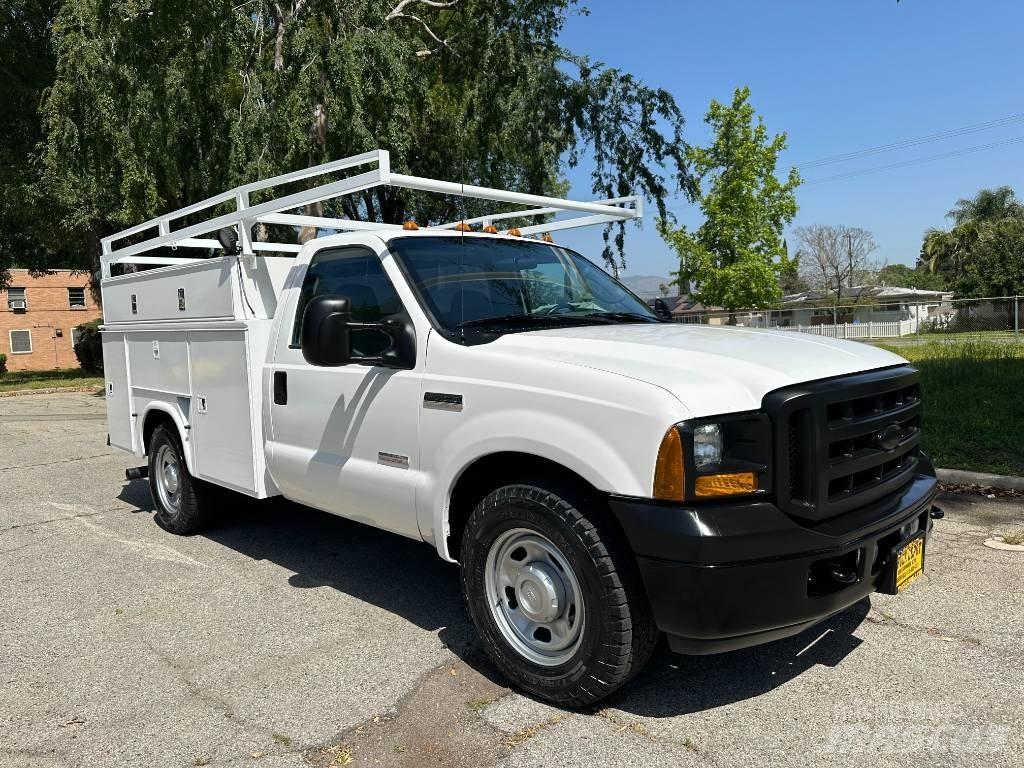 Ford F 350 皮卡.傳統半斗卡車/側卸板
