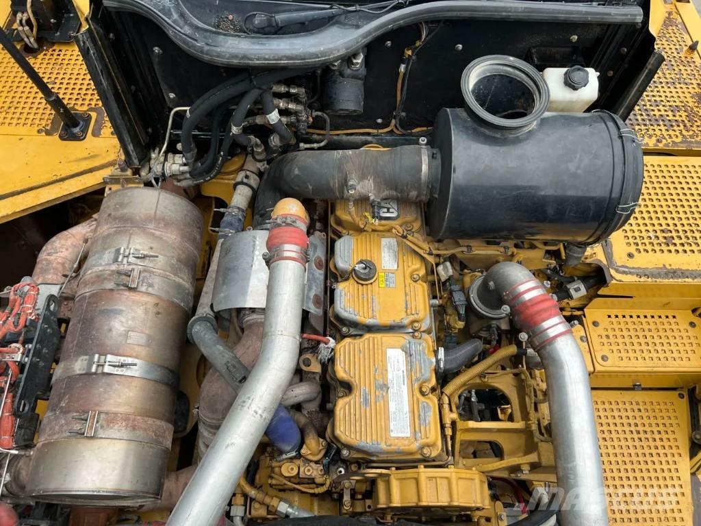 CAT 735 | 735B 鉸接式起吊車