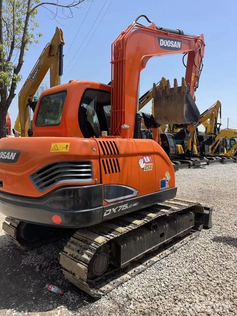 Doosan DX75 小型挖土機/掘鑿機<7t(小型挖掘機)