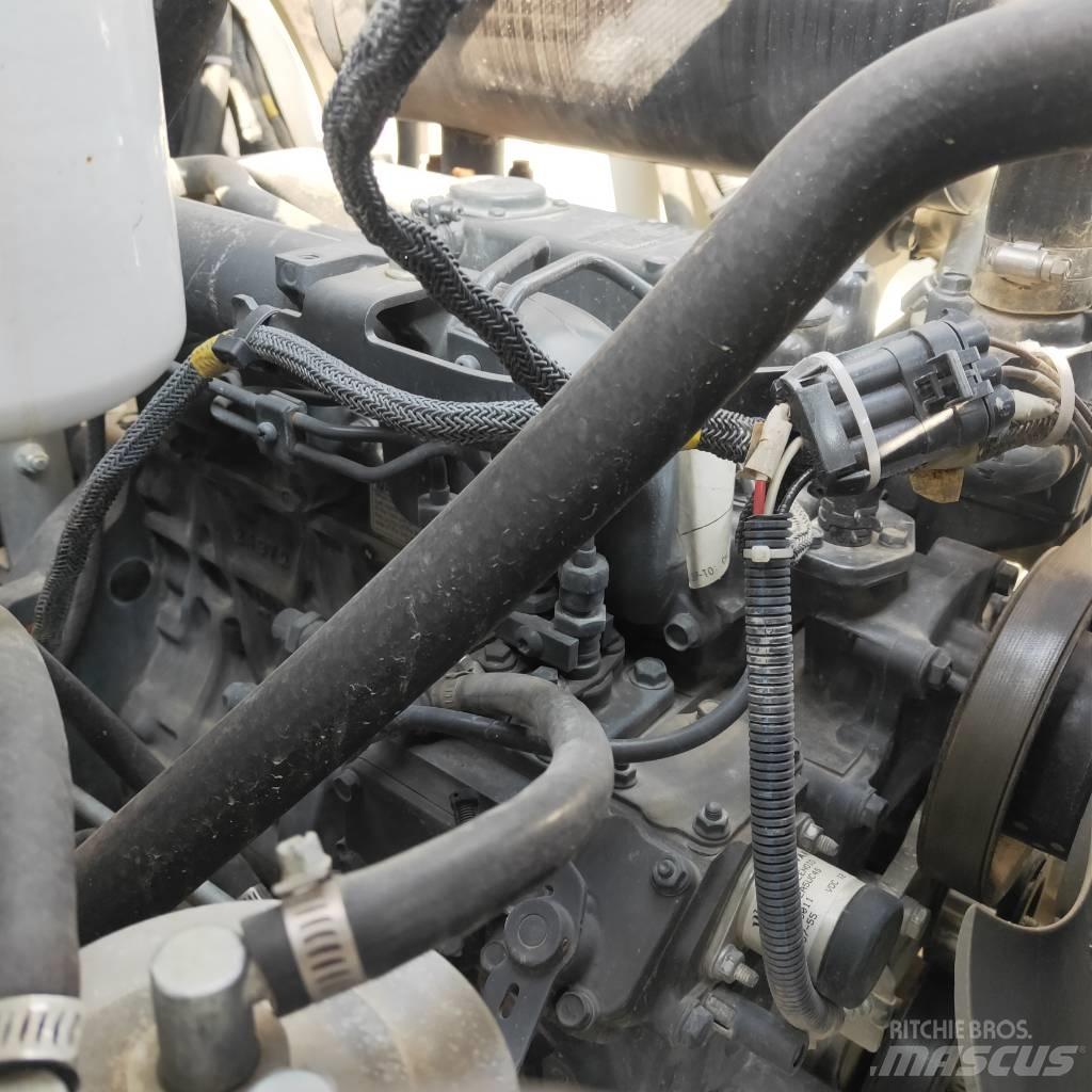 Bobcat S18 滑移轉向裝載機