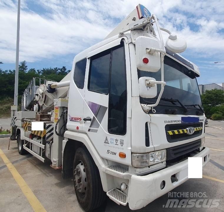 Horyong SKY450 卡車裝載高空作業車