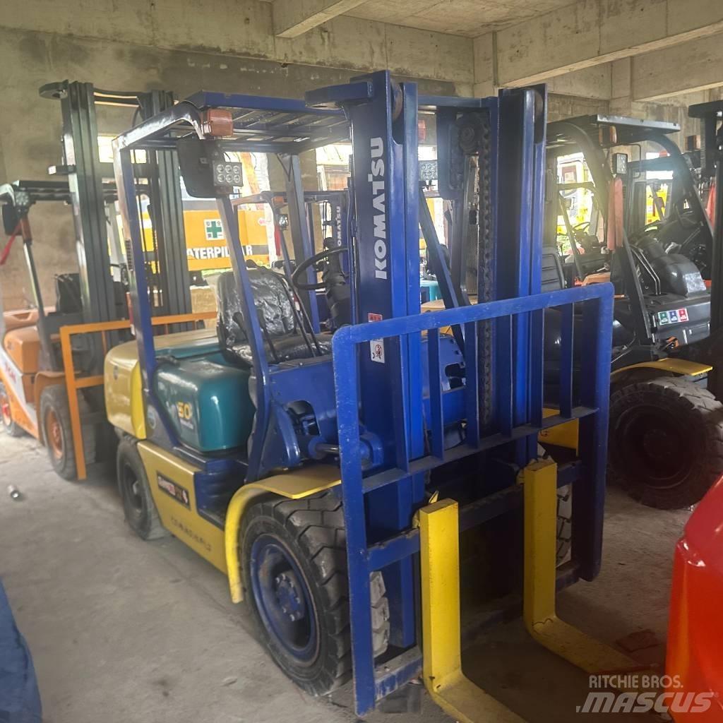 Komatsu F30T 柴油卡車