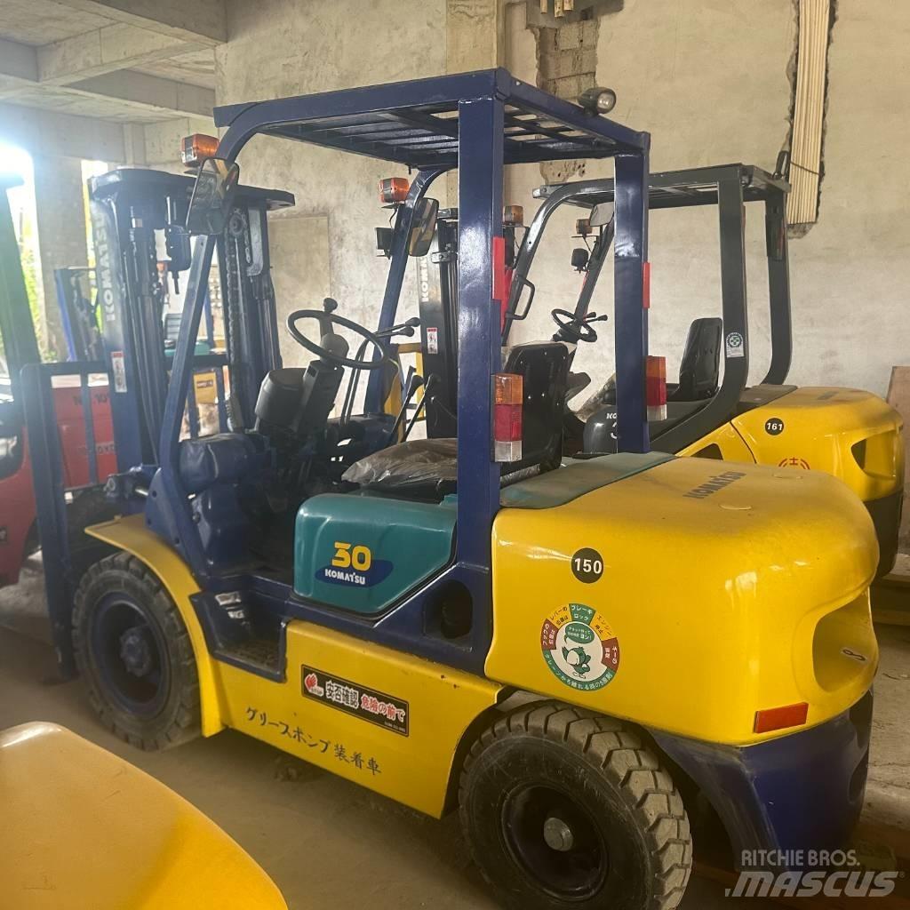 Komatsu F30T 柴油卡車