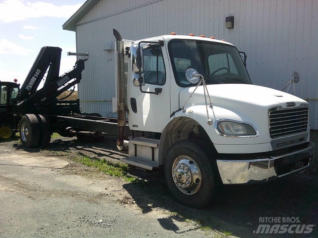 Freightliner M2 商用底盤車