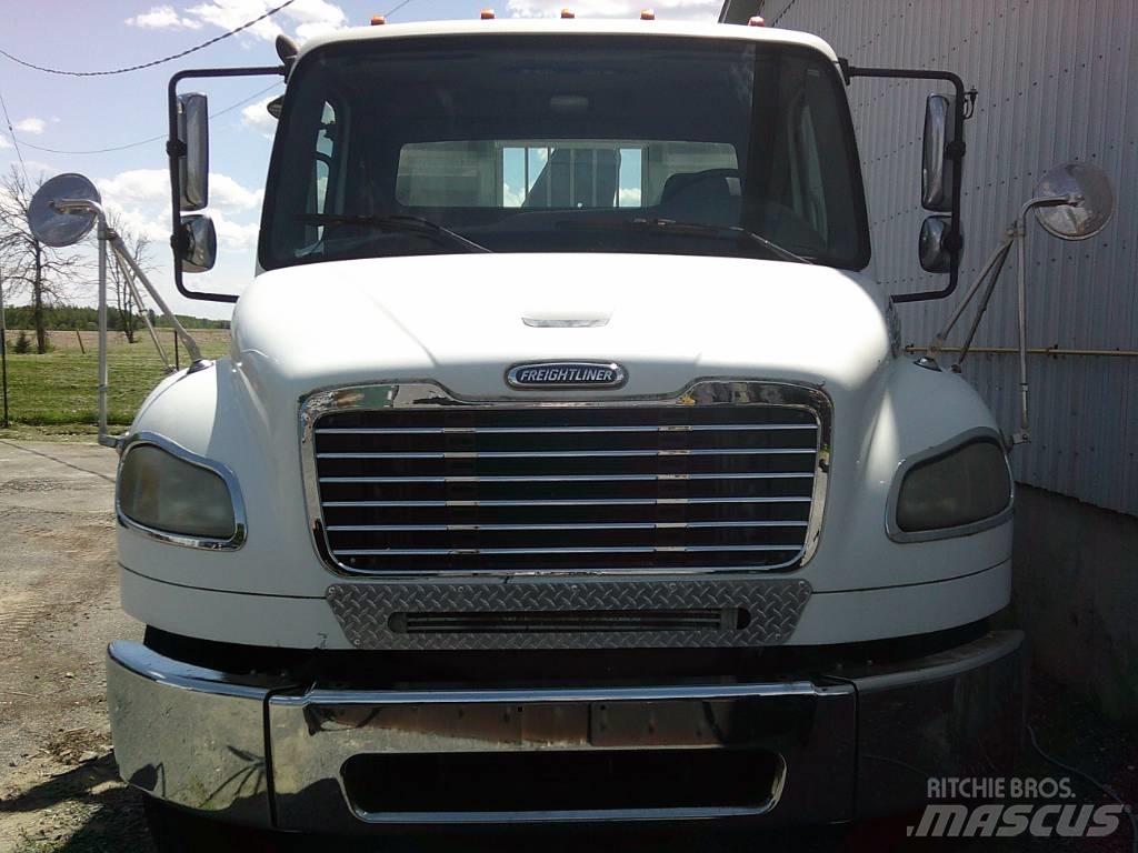 Freightliner M2 商用底盤車
