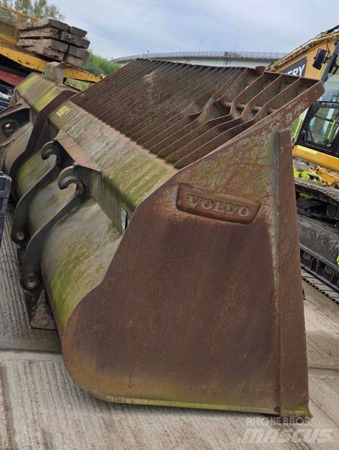 Volvo L 220 H 輪胎式裝載機