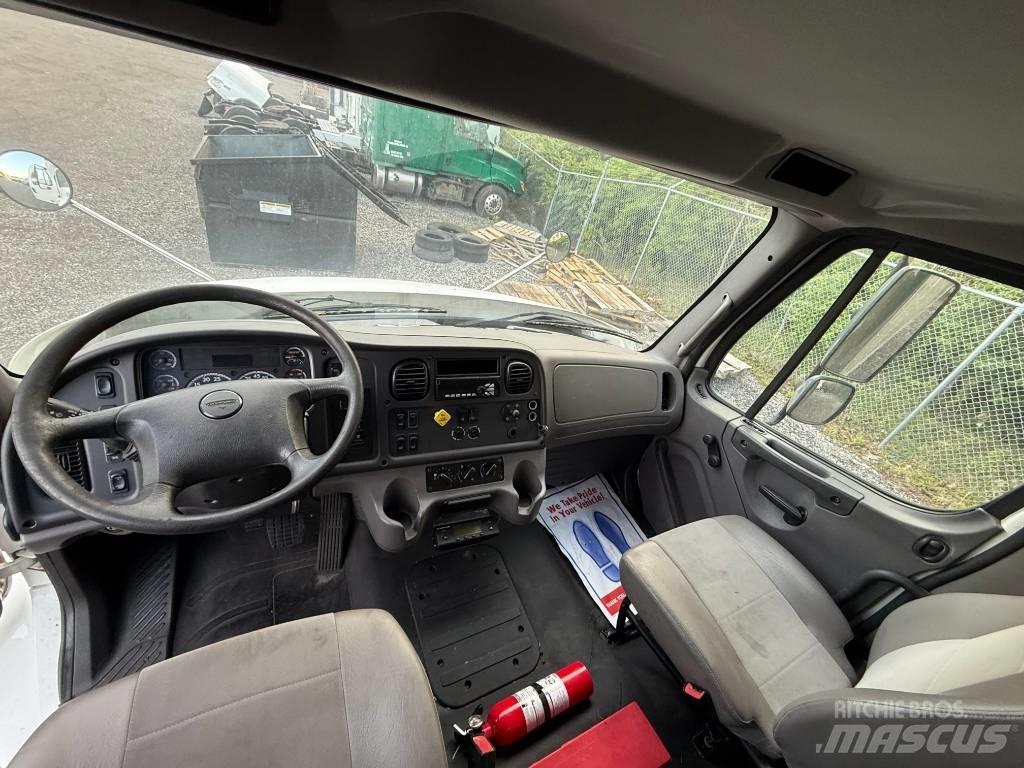 Freightliner M 106 溫控卡車