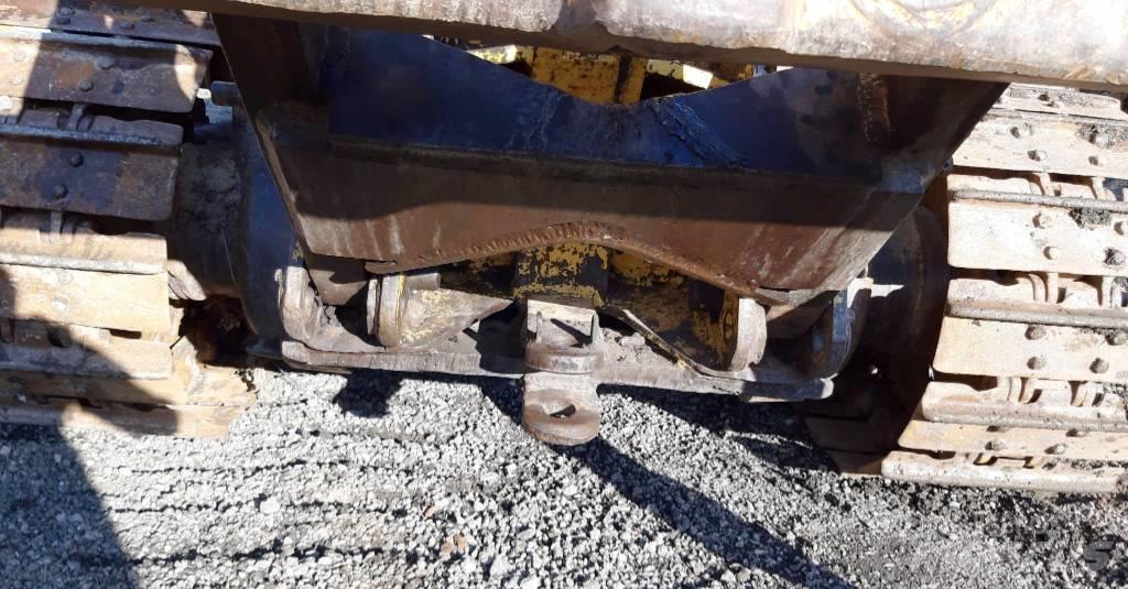 Komatsu D58E-1 履帶推土機