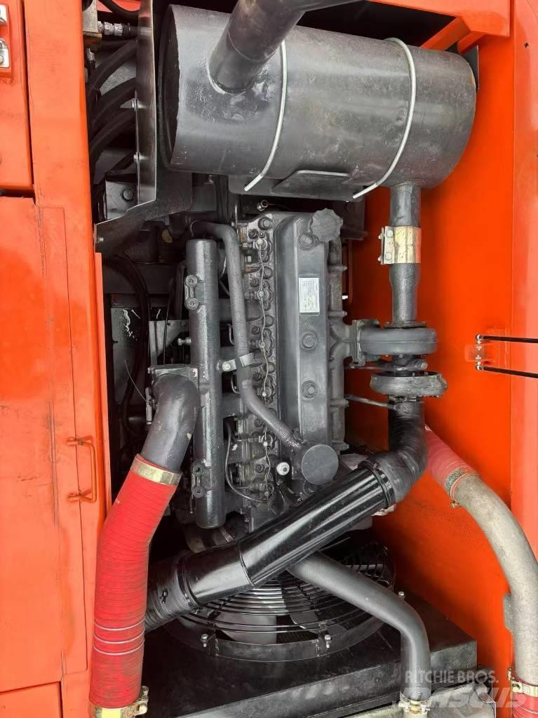Doosan 225 LCA 履帶式 挖土機/掘鑿機/挖掘機