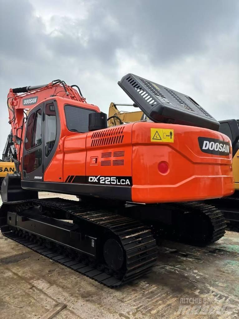 Doosan 225 LCA 履帶式 挖土機/掘鑿機/挖掘機