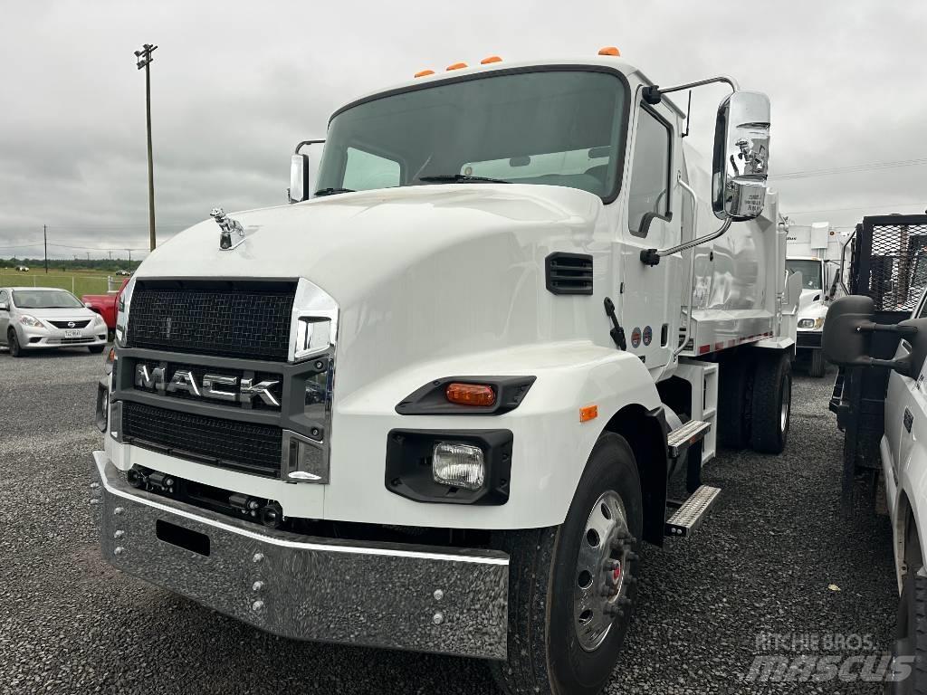 Mack MD7 垃圾車