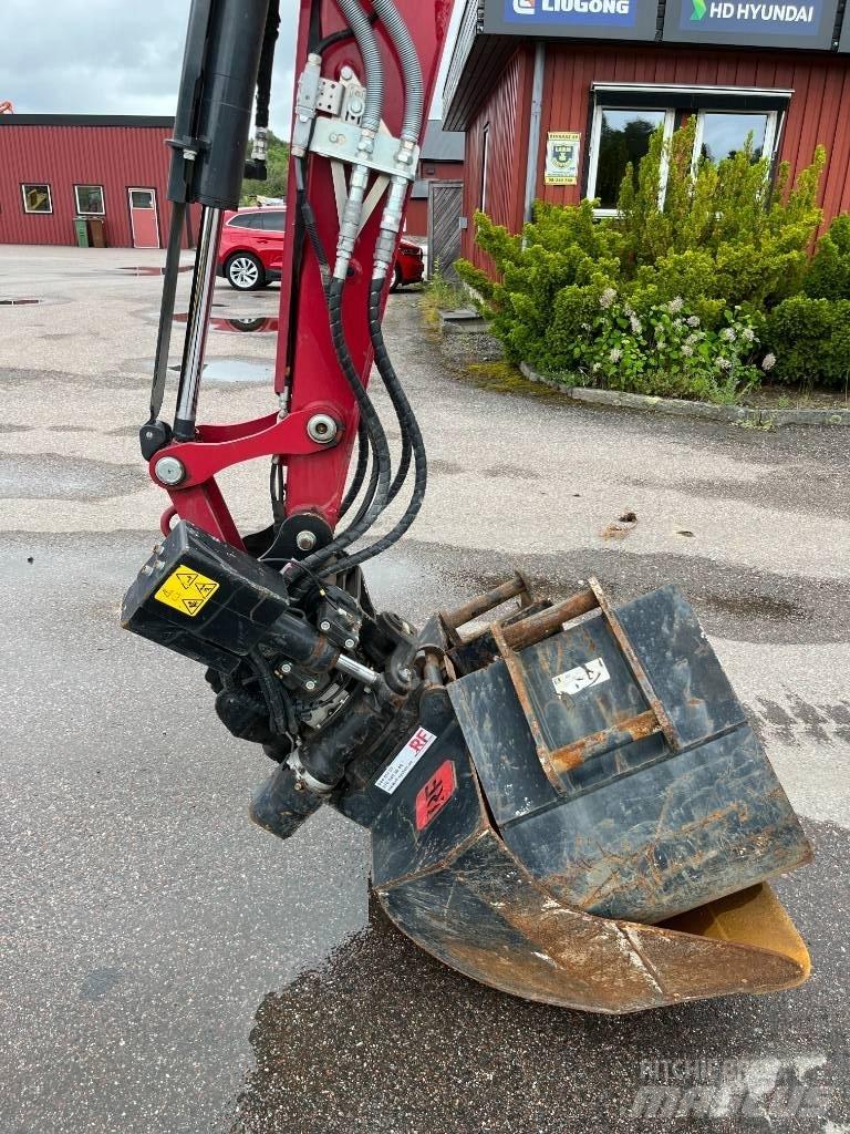 Yanmar Vio 33-6 小型挖土機/掘鑿機<7t(小型挖掘機)