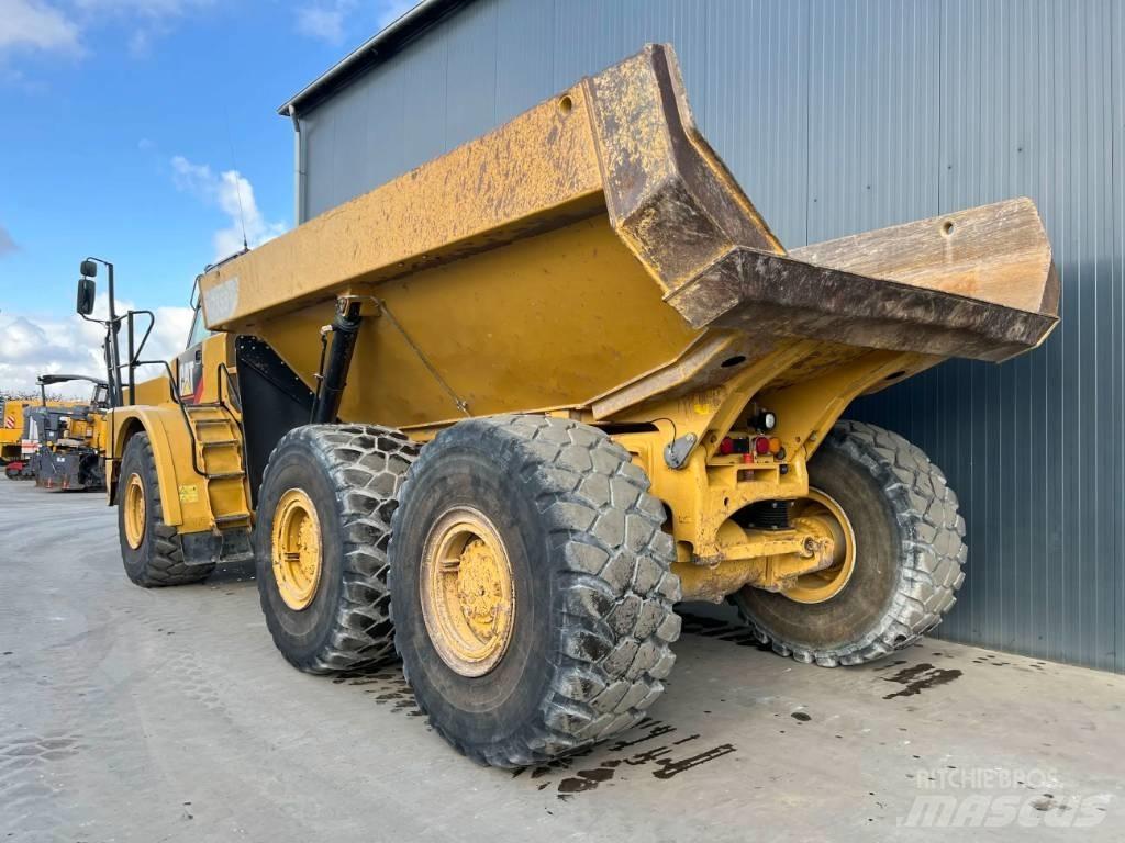 CAT 735B 鉸接式起吊車