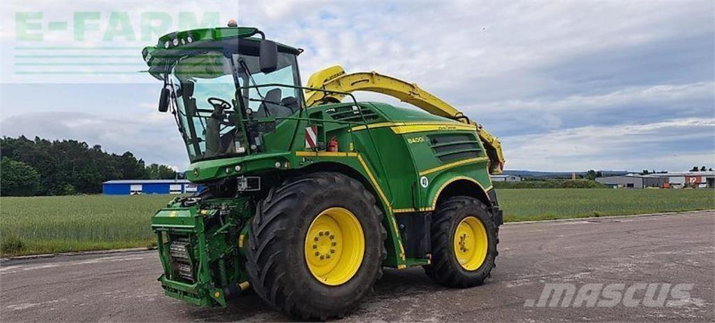 John Deere 8400 自走式飼料採集機