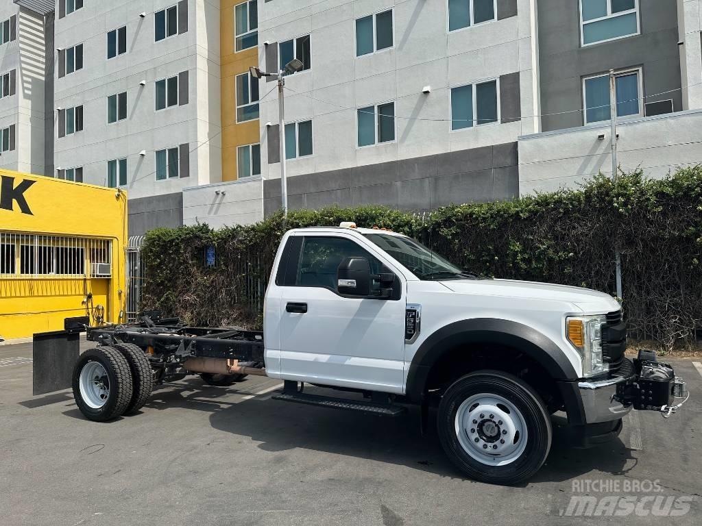 Ford F 550 商用底盤車